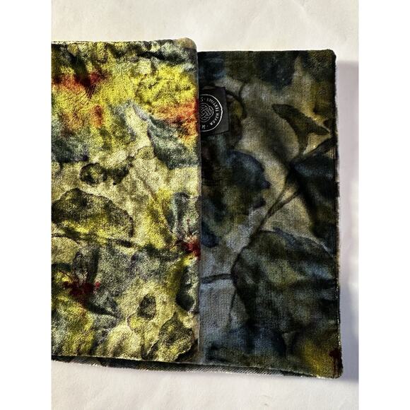Morgan & Oates Women’s Velvet Scarf Abstract Floral Soft/Earthy/artistic/velvety - Picture 7 of 7